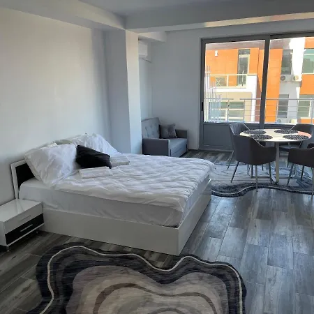 Ari Bulevardul Mamaia Constanţa