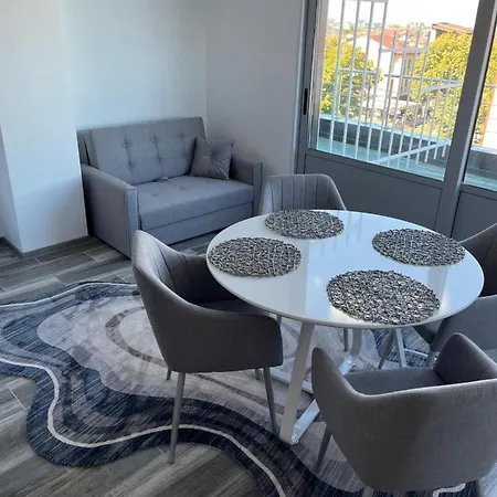 Ari Bulevardul Mamaia Apartmán *